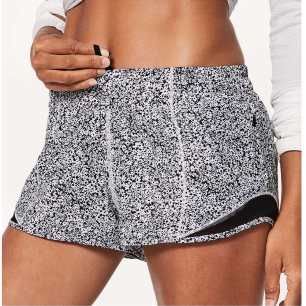 Lululemon hotty hot shorts low rise 2.5” black white flowers